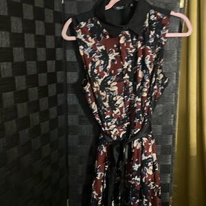 Beautiful Vera Wang floral silky dress